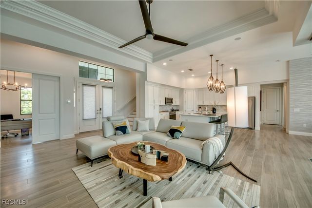 1732 SE 40th TER, Cape Coral, FL 33904