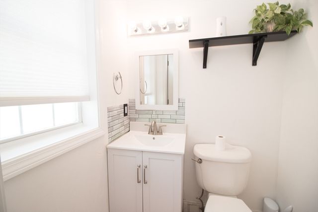 694 Westford St, Lowell, MA 01851