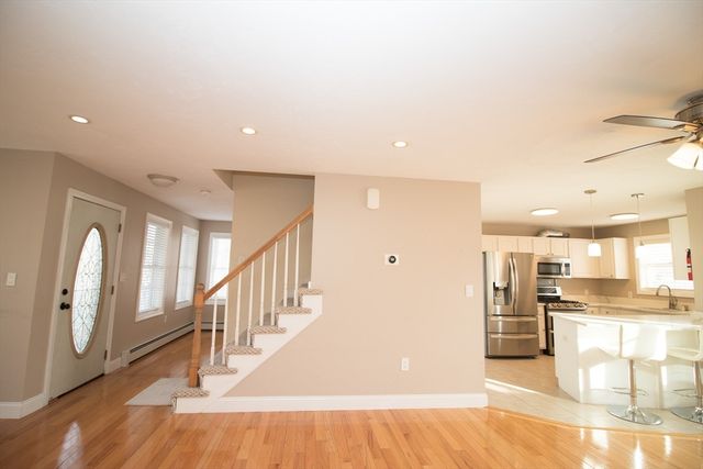 694 Westford St, Lowell, MA 01851