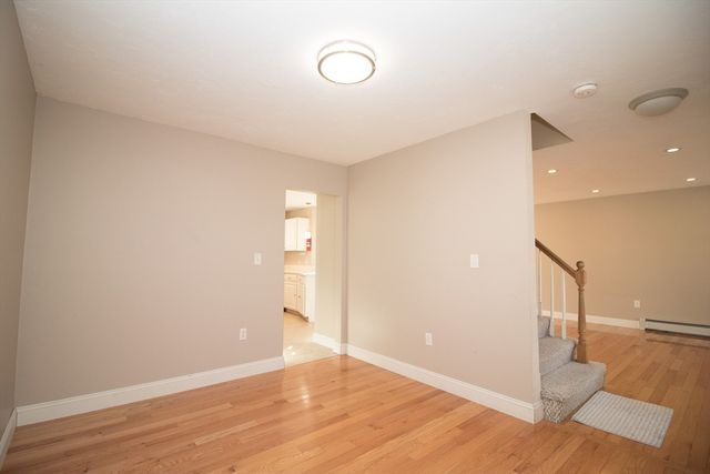 694 Westford St, Lowell, MA 01851