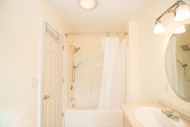 694 Westford St, Lowell, MA 01851