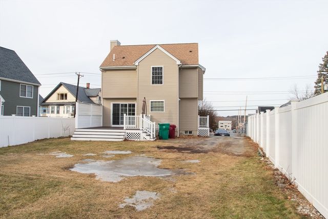 694 Westford St, Lowell, MA 01851