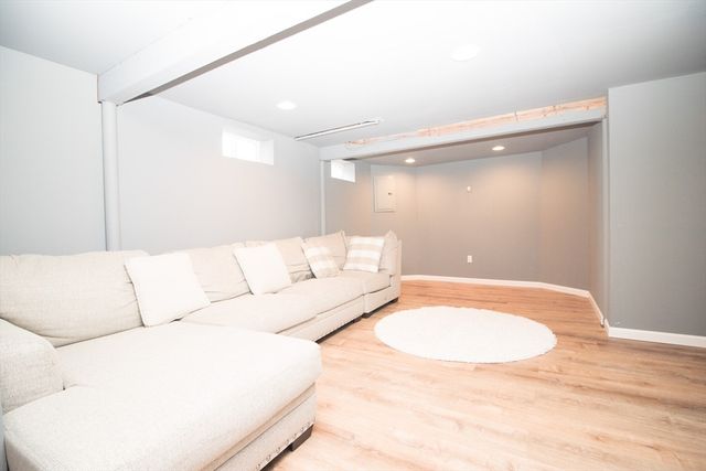 694 Westford St, Lowell, MA 01851