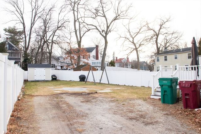 694 Westford St, Lowell, MA 01851