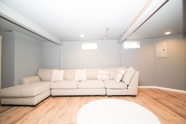 694 Westford St, Lowell, MA 01851