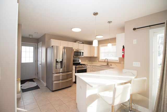 694 Westford St, Lowell, MA 01851