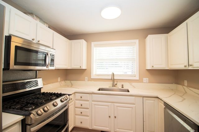 694 Westford St, Lowell, MA 01851