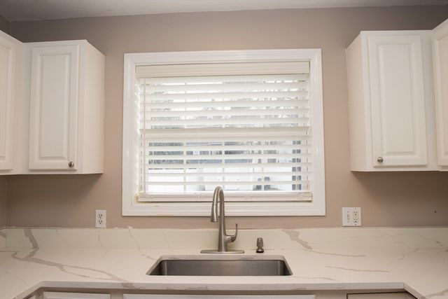 694 Westford St, Lowell, MA 01851