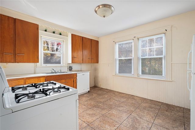 130 Wollaston Street, Cranston, RI 02910