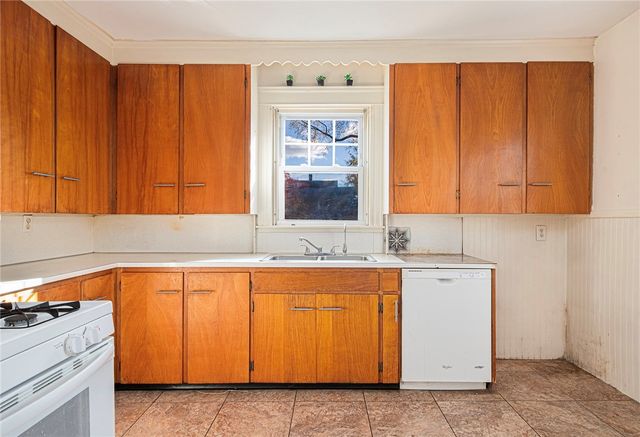 130 Wollaston Street, Cranston, RI 02910