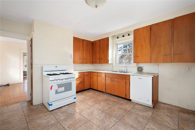 130 Wollaston Street, Cranston, RI 02910