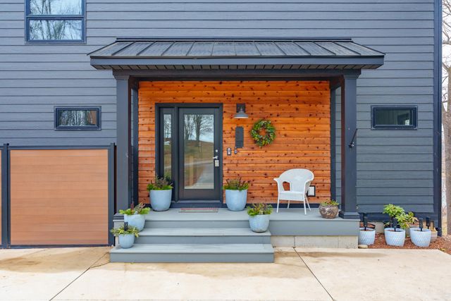 130 Singer Lake Trail, Baroda Twp, MI 49101