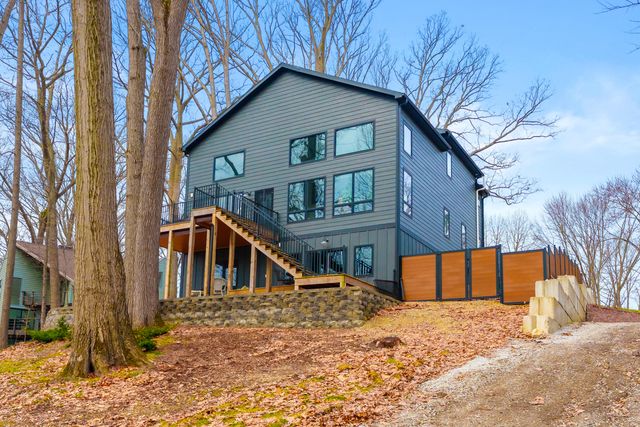 130 Singer Lake Trail, Baroda Twp, MI 49101