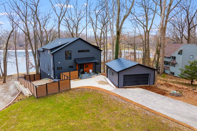 130 Singer Lake Trail, Baroda Twp, MI 49101