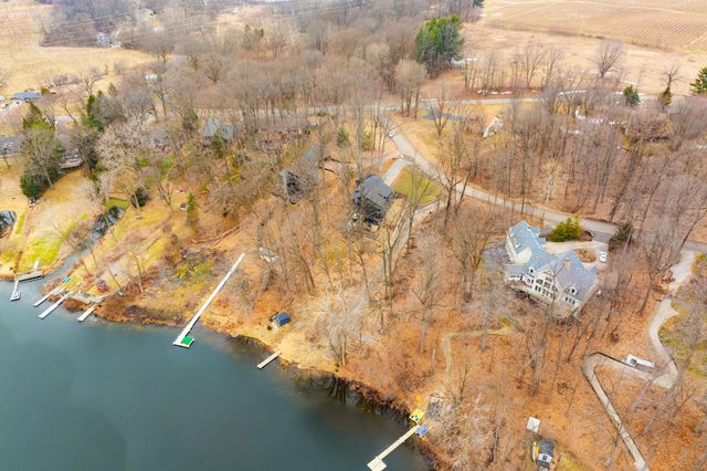 130 Singer Lake Trail, Baroda Twp, MI 49101