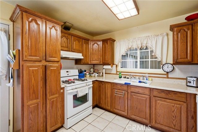 2731 W Victoria Street, Rialto, CA 92376