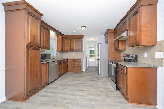 5316 Bracy Ridge Court, Pfafftown, NC 27040