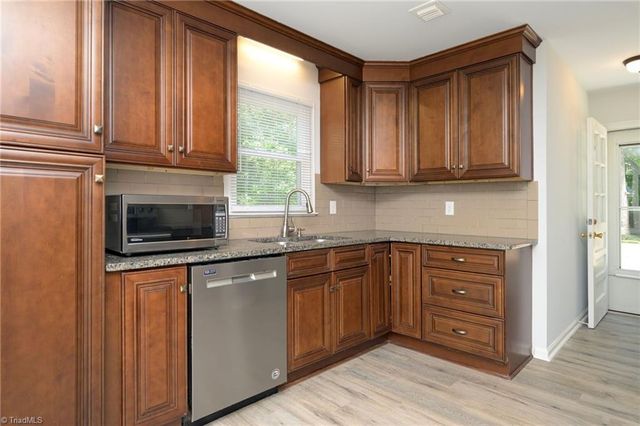 5316 Bracy Ridge Court, Pfafftown, NC 27040