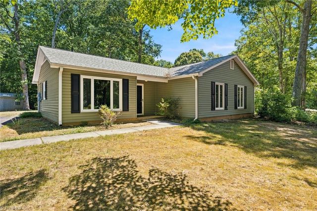 5316 Bracy Ridge Court, Pfafftown, NC 27040