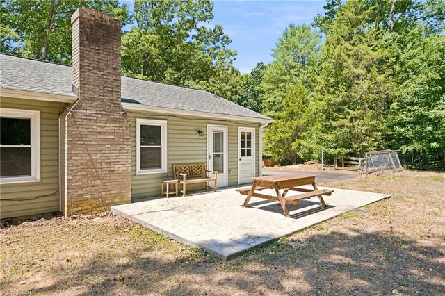 5316 Bracy Ridge Court, Pfafftown, NC 27040