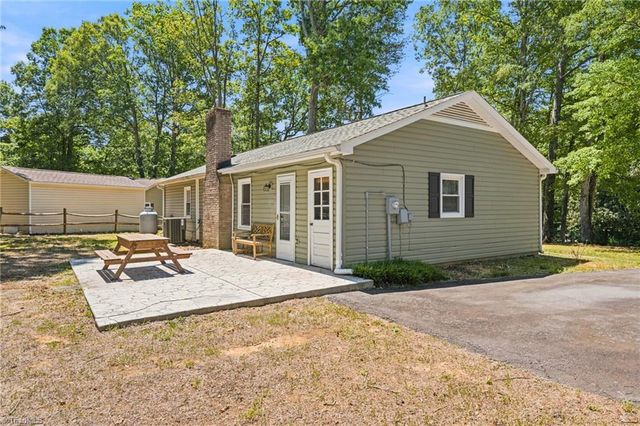 5316 Bracy Ridge Court, Pfafftown, NC 27040