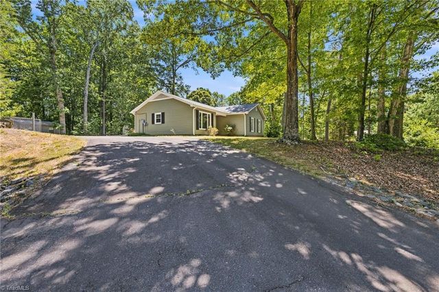 5316 Bracy Ridge Court, Pfafftown, NC 27040