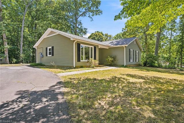 5316 Bracy Ridge Court, Pfafftown, NC 27040
