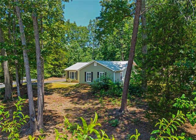 5316 Bracy Ridge Court, Pfafftown, NC 27040