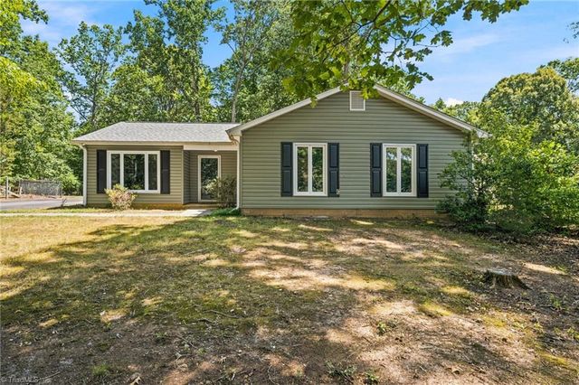 5316 Bracy Ridge Court, Pfafftown, NC 27040