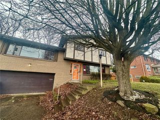 125 Woodgate Rd, Penn Hills, PA 15235