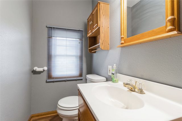 114 S 14th Avenue, Winterset, IA 50273