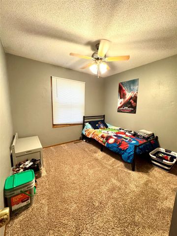 114 S 14th Avenue, Winterset, IA 50273