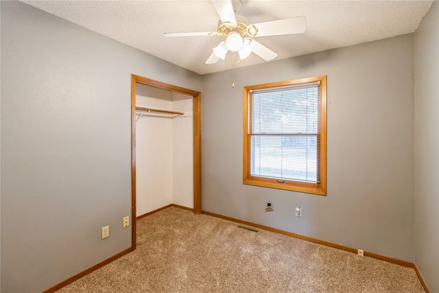 114 S 14th Avenue, Winterset, IA 50273