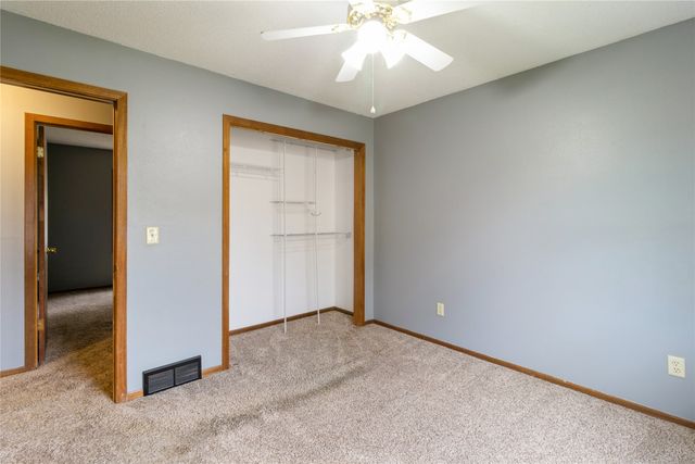 114 S 14th Avenue, Winterset, IA 50273