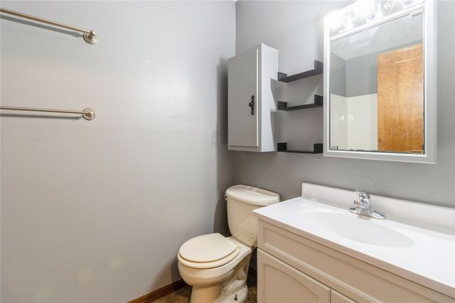 114 S 14th Avenue, Winterset, IA 50273