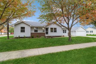114 S 14th Avenue, Winterset, IA 50273