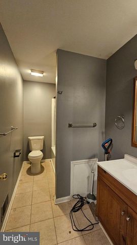 1 GAUDET CT, Mantua, NJ 08051