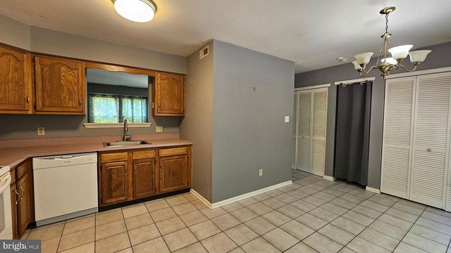 1 GAUDET CT, Mantua, NJ 08051