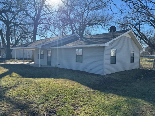 205 Wight Street, Roxton, TX 75477