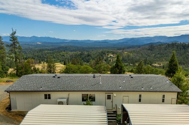 1590 Old Highway 99, Grants Pass, OR 97526