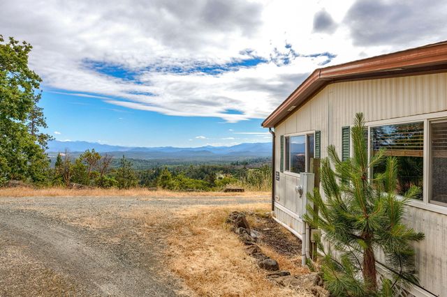 1590 Old Highway 99, Grants Pass, OR 97526