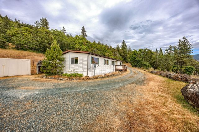 1590 Old Highway 99, Grants Pass, OR 97526