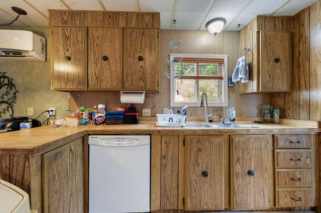 1590 Old Highway 99, Grants Pass, OR 97526