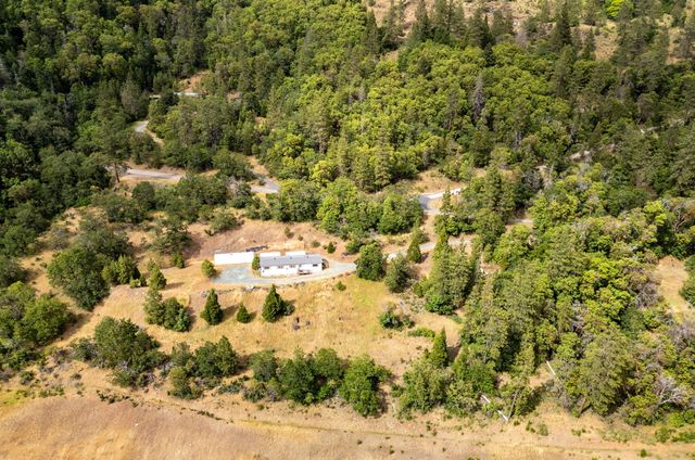 1590 Old Highway 99, Grants Pass, OR 97526