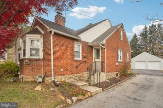 203 S OAK AVE, Primos, PA 19018