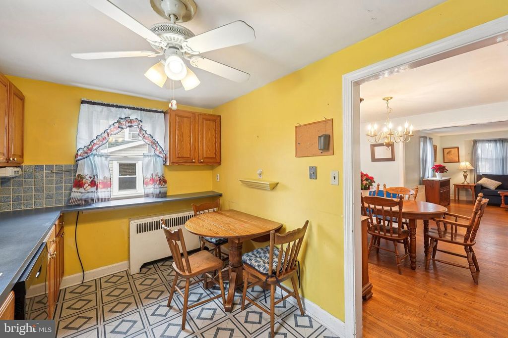 Image 11 of property listing at 203 S OAK AVE, Primos, PA 19018