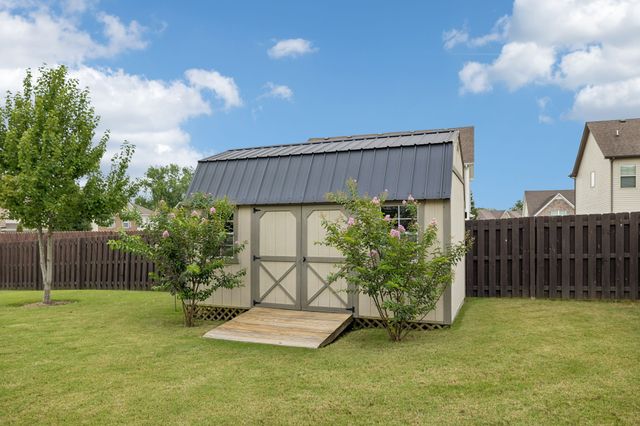 1056 Daniel Ln, Spring Hill, TN 37174