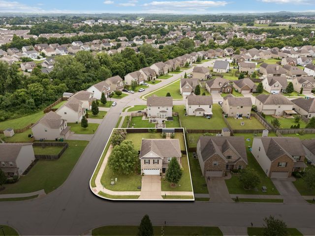 1056 Daniel Ln, Spring Hill, TN 37174