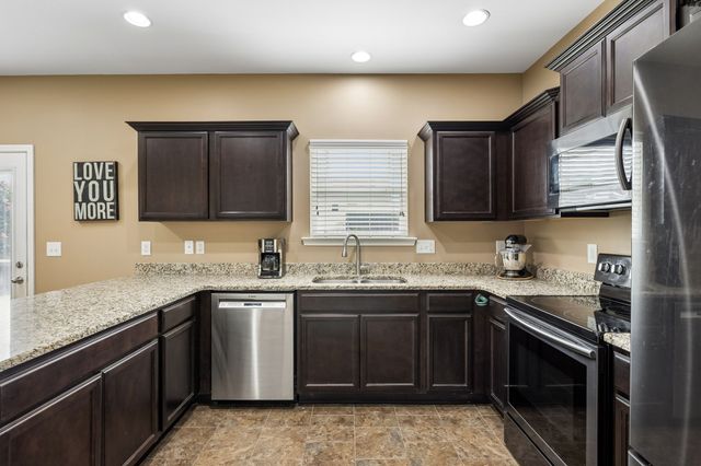 1056 Daniel Ln, Spring Hill, TN 37174
