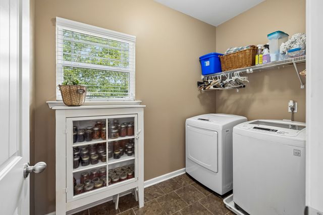 1056 Daniel Ln, Spring Hill, TN 37174